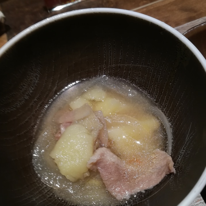 豚バラ肉のじゃがいもと玉ねぎのとろとろスープ